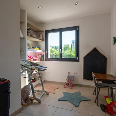 Prázdninový dům Superbe Maison Au Calme - Piscine